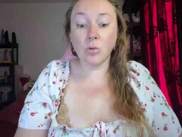 NylonQueen webcam