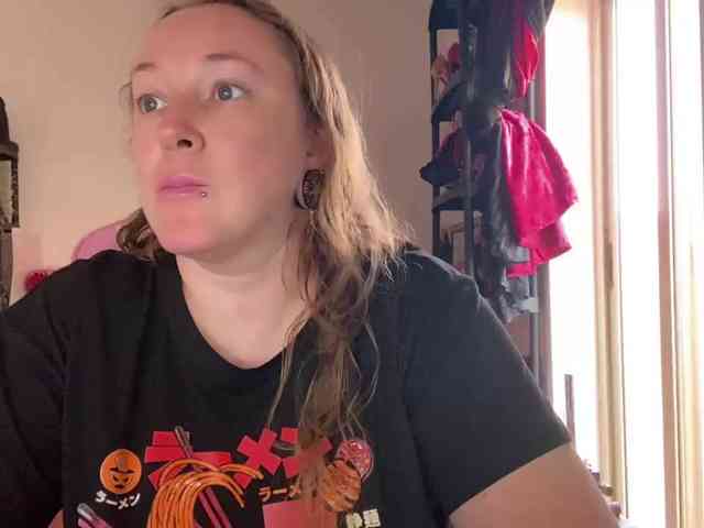 NylonQueen webcam
