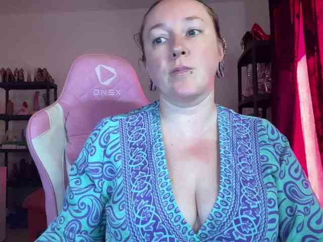 NylonQueen webcam