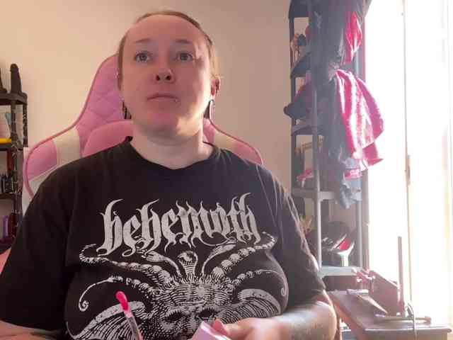 NylonQueen webcam