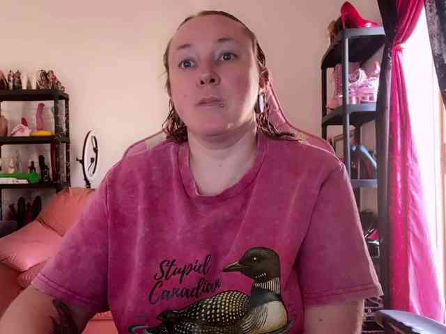 NylonQueen webcam