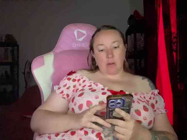 NylonQueen webcam