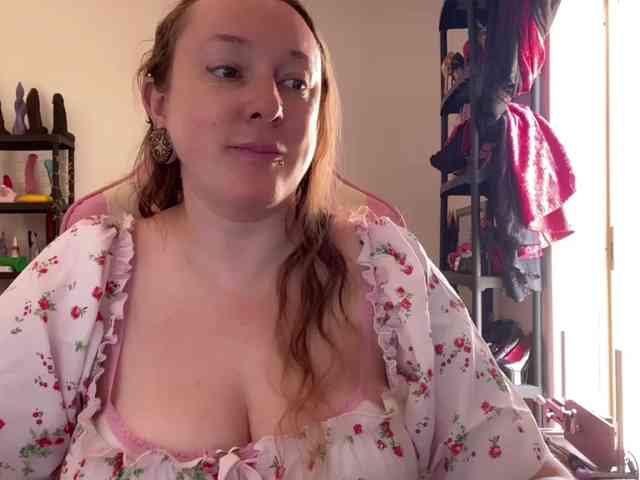 NylonQueen webcam
