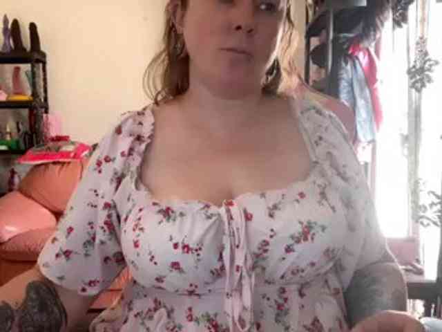 NylonQueen webcam