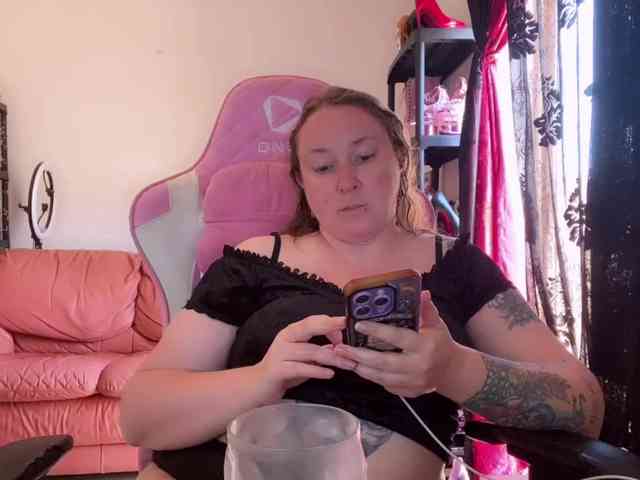 NylonQueen webcam