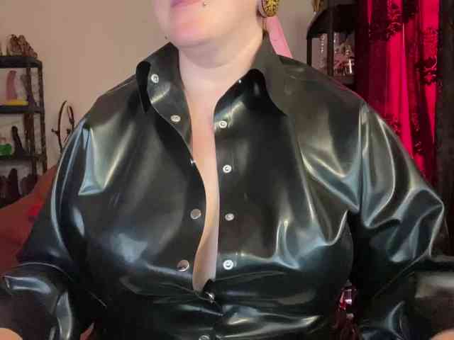 NylonQueen webcam