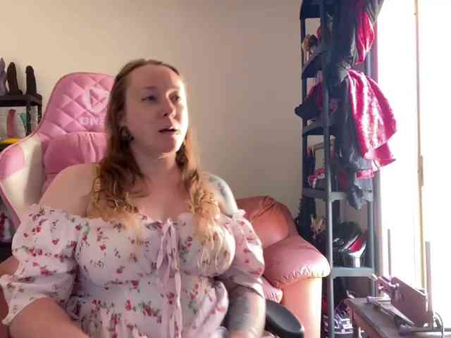 NylonQueen webcam