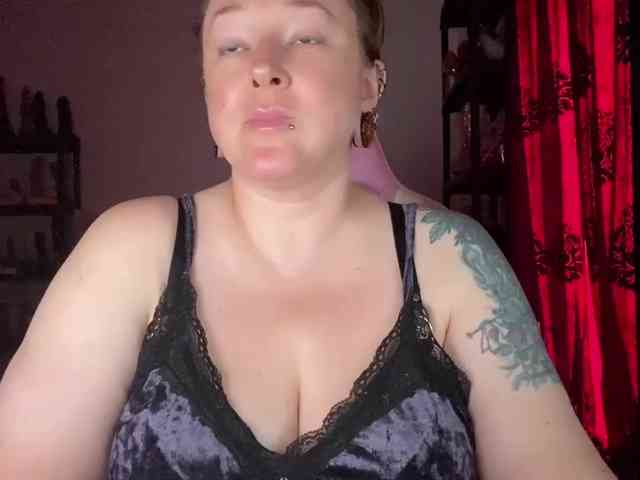 NylonQueen webcam