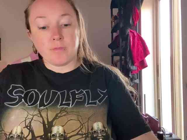 NylonQueen webcam