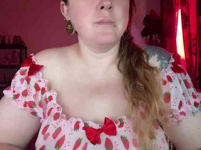 NylonQueen webcam