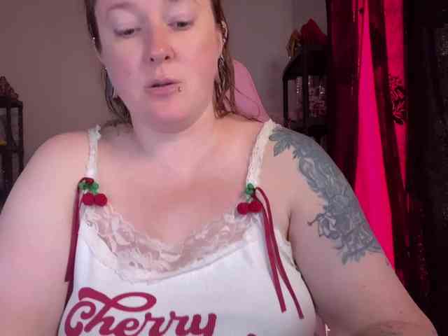 NylonQueen webcam