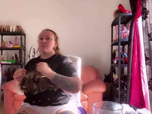 NylonQueen webcam