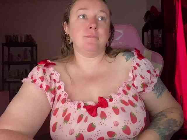 NylonQueen webcam
