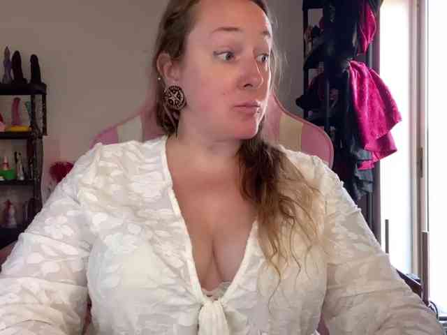 NylonQueen webcam