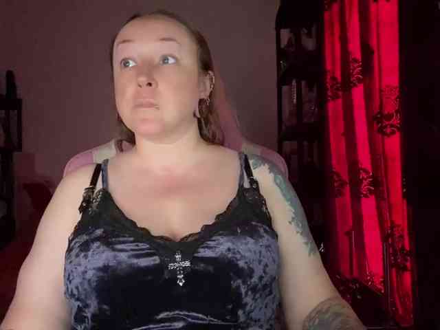 NylonQueen webcam