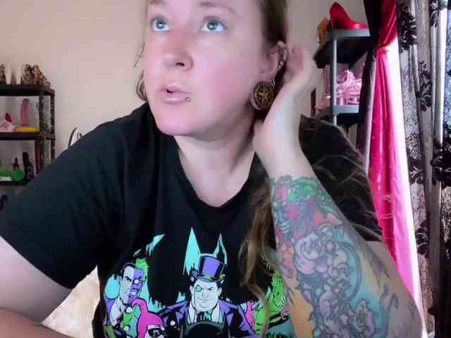 NylonQueen webcam