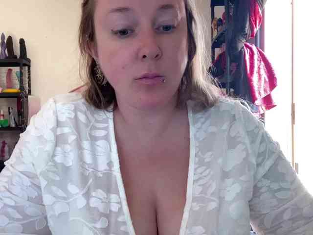 NylonQueen webcam
