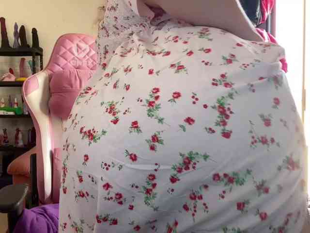 NylonQueen webcam