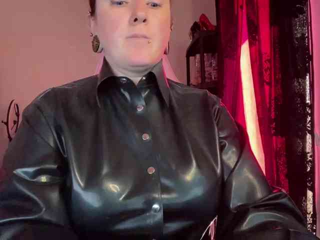 NylonQueen webcam