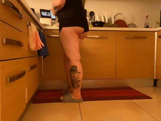 NylonQueen webcam
