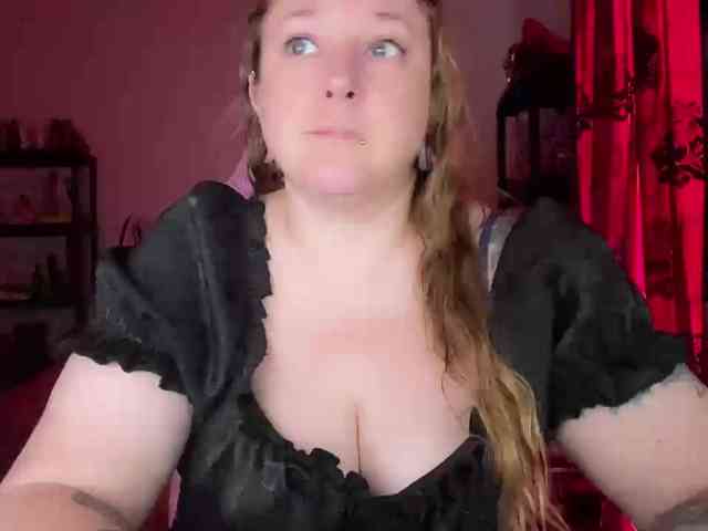 NylonQueen webcam
