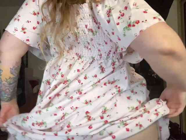 NylonQueen webcam