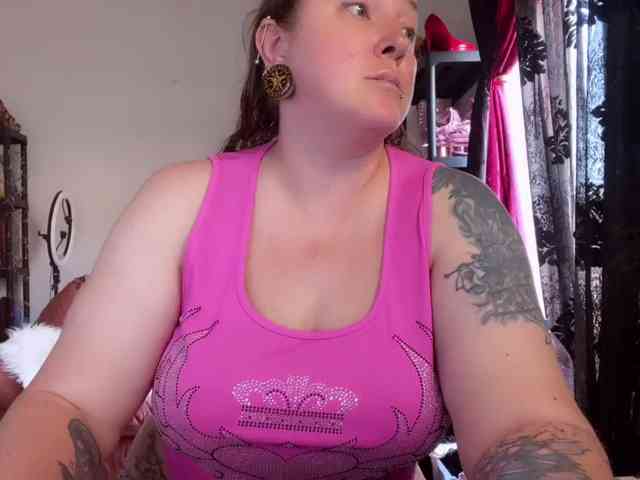 NylonQueen webcam