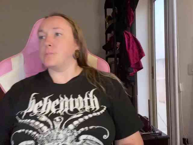 NylonQueen webcam