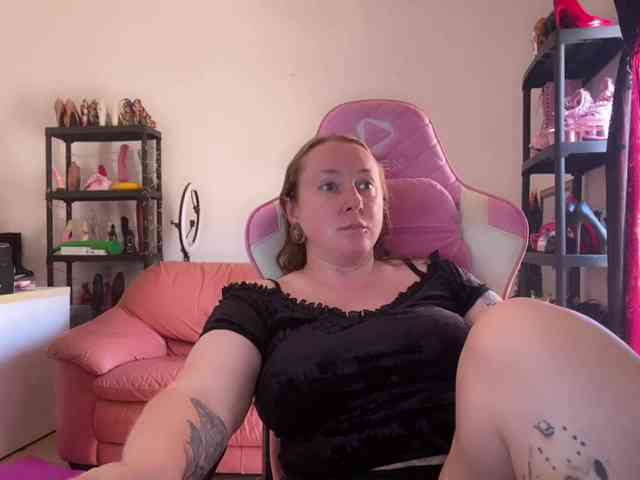 NylonQueen webcam