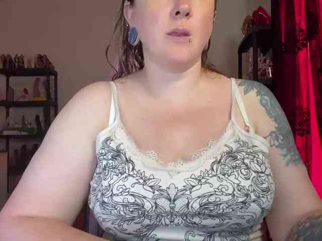 NylonQueen webcam