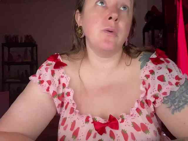 NylonQueen webcam