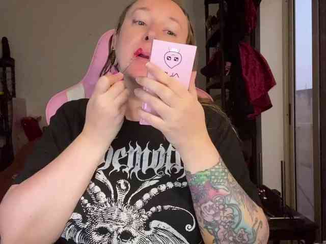 NylonQueen NylonQueen