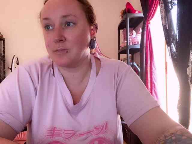 NylonQueen webcam