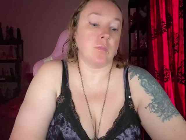 NylonQueen webcam