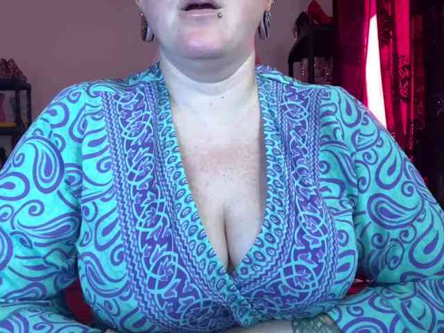 NylonQueen webcam