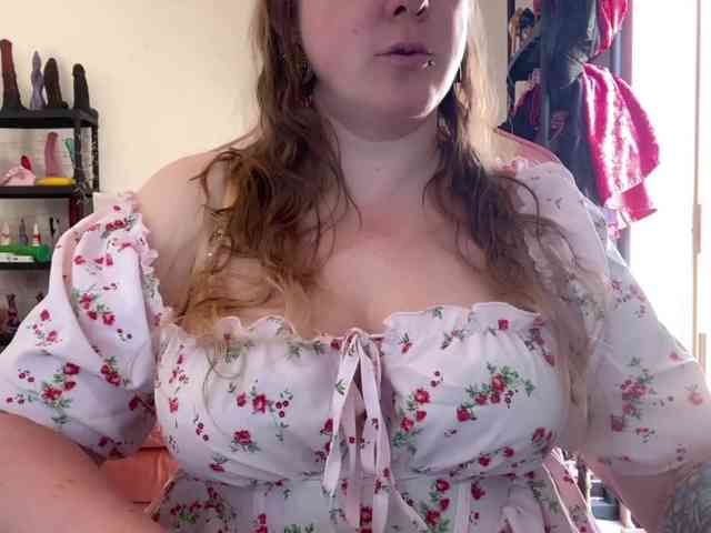 NylonQueen webcam