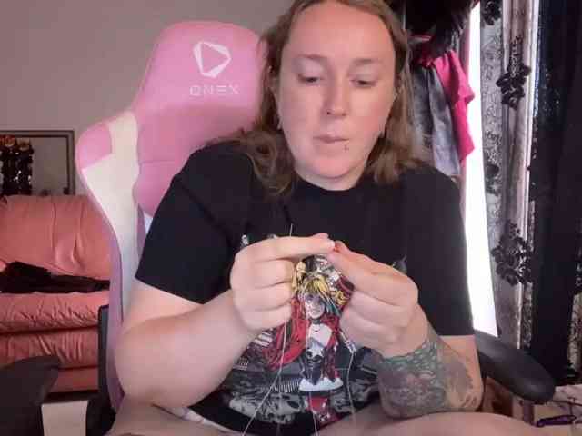 NylonQueen's webcam live show