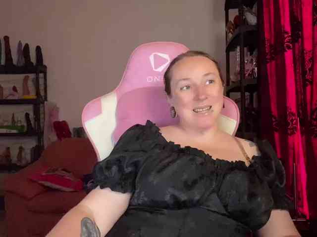 NylonQueen webcam