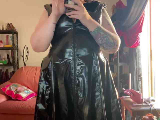 NylonQueen webcam