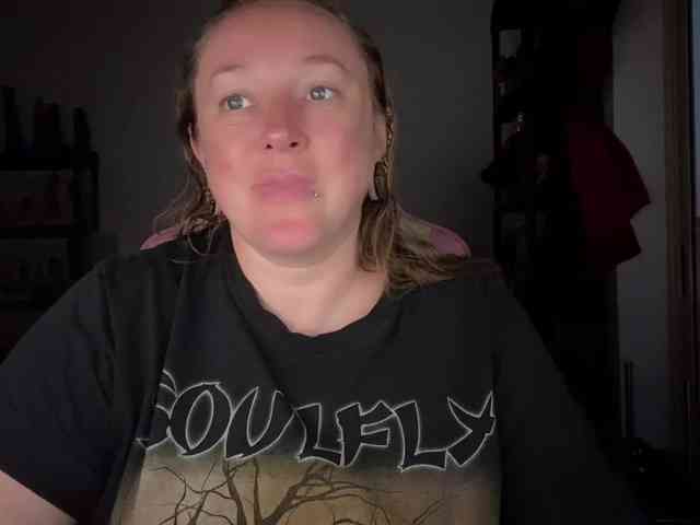 NylonQueen webcam