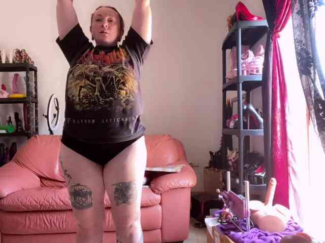 NylonQueen webcam