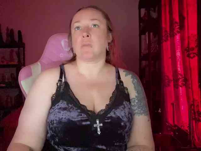 NylonQueen webcam