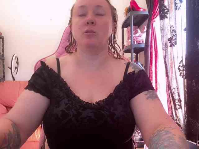 NylonQueen webcam