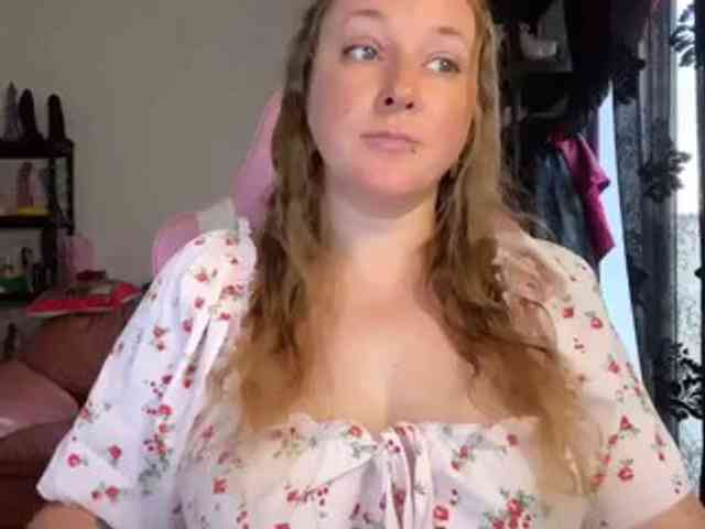NylonQueen webcam