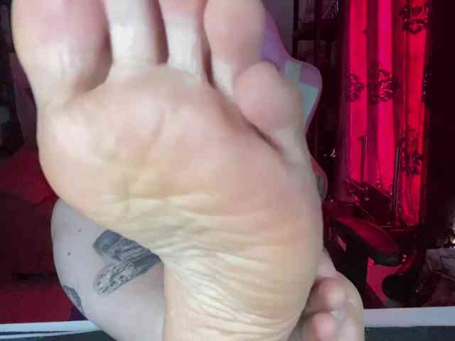 NylonQueen webcam