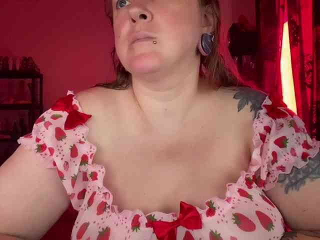 NylonQueen webcam