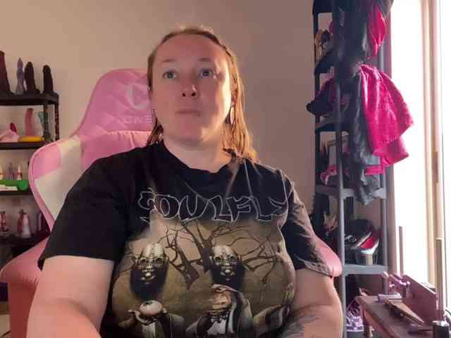 NylonQueen webcam