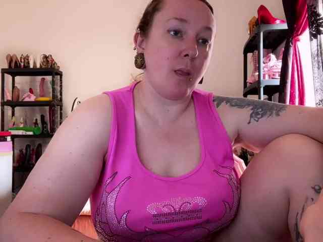 NylonQueen webcam