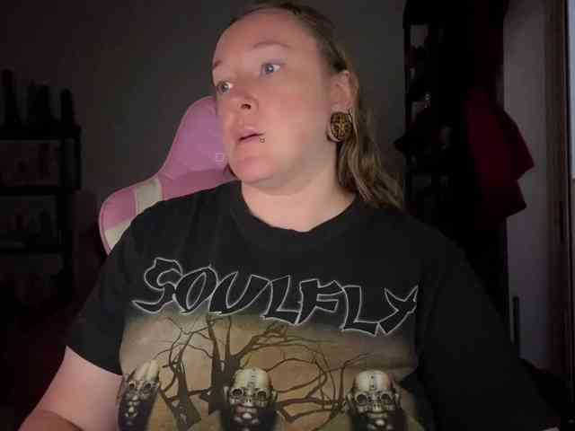NylonQueen webcam