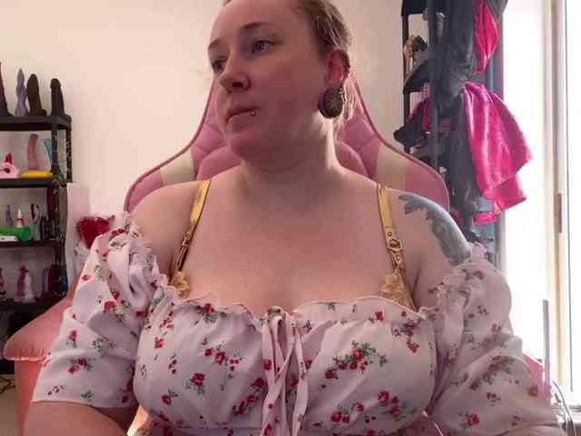 NylonQueen NylonQueen